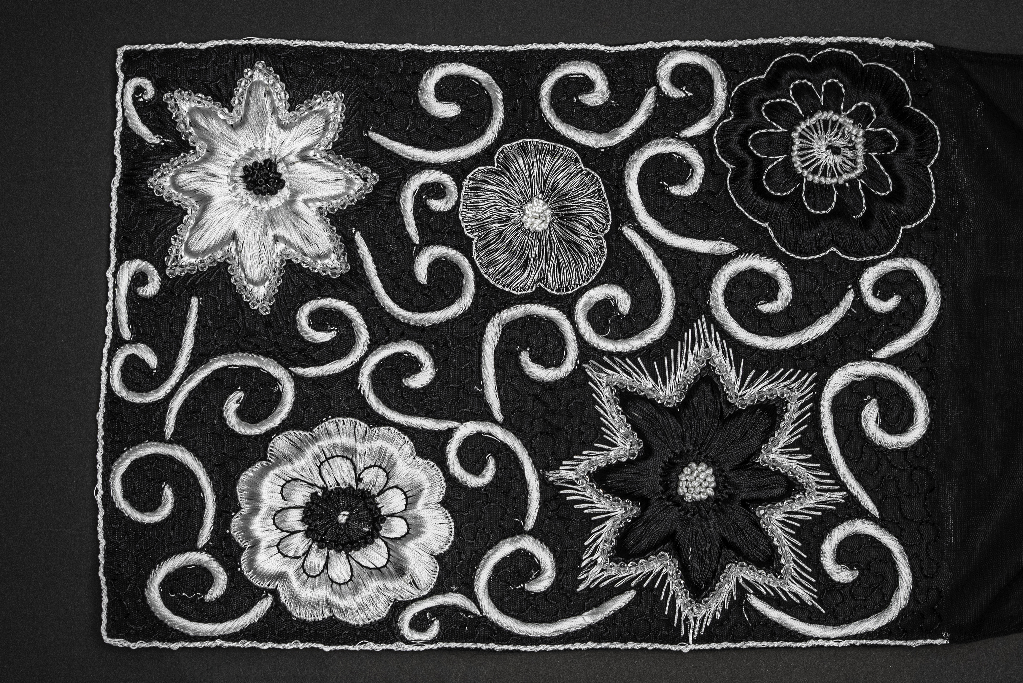 BAROQUE FLORAL EMBROIDERED LACE