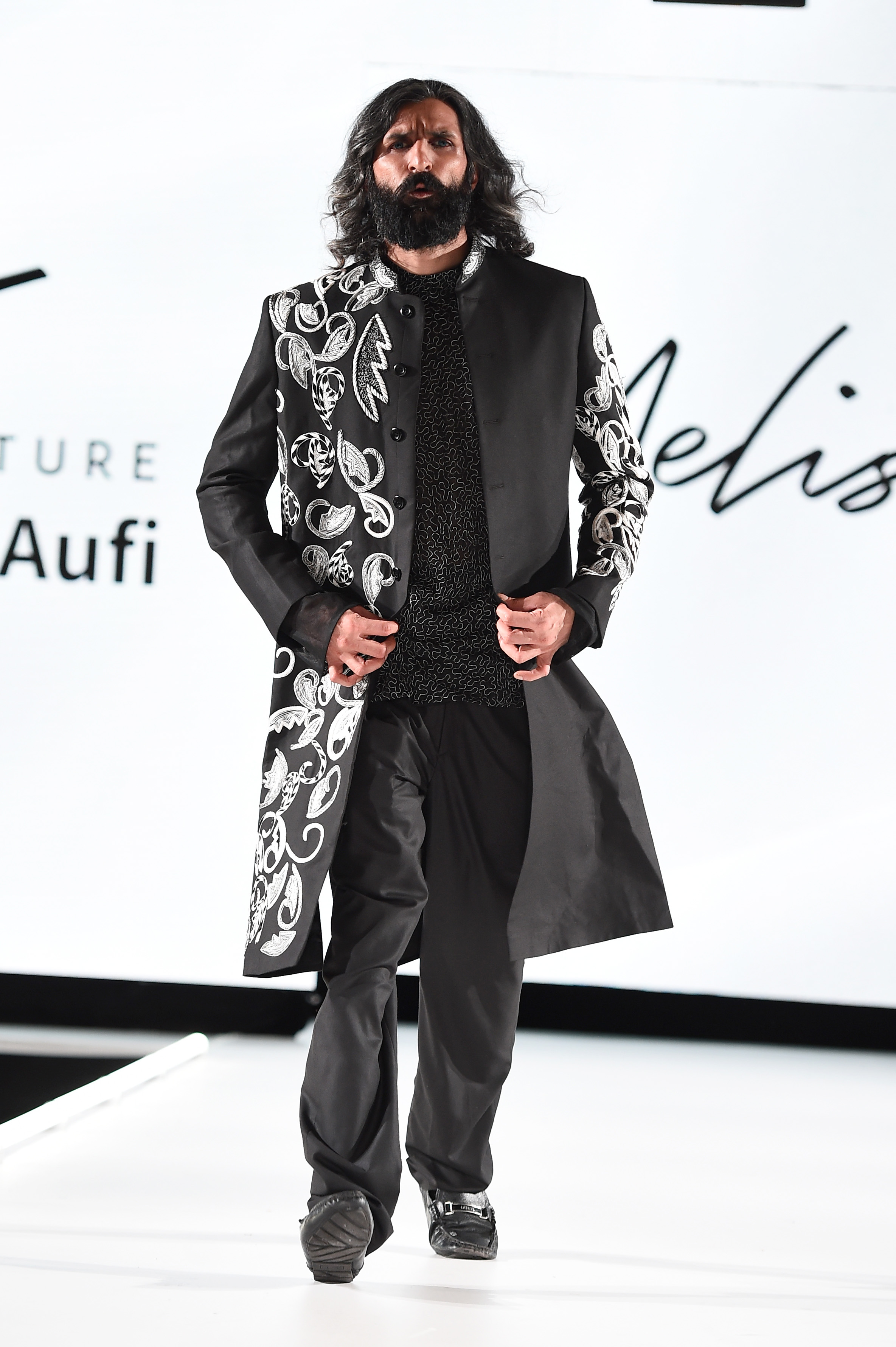 BLACK EMBROIDERED LONG COAT SUIT