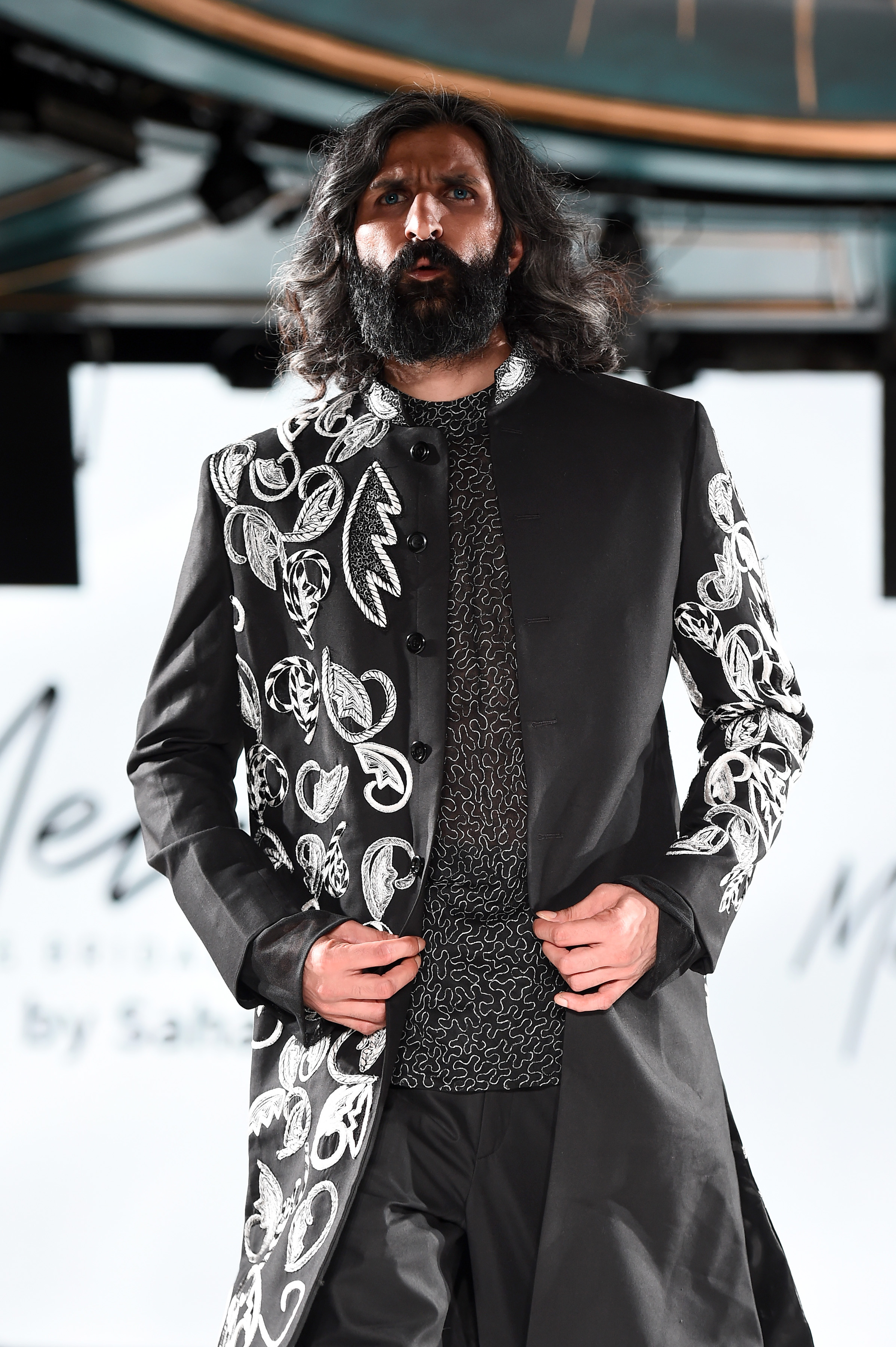 BLACK EMBROIDERED LONG COAT SUIT