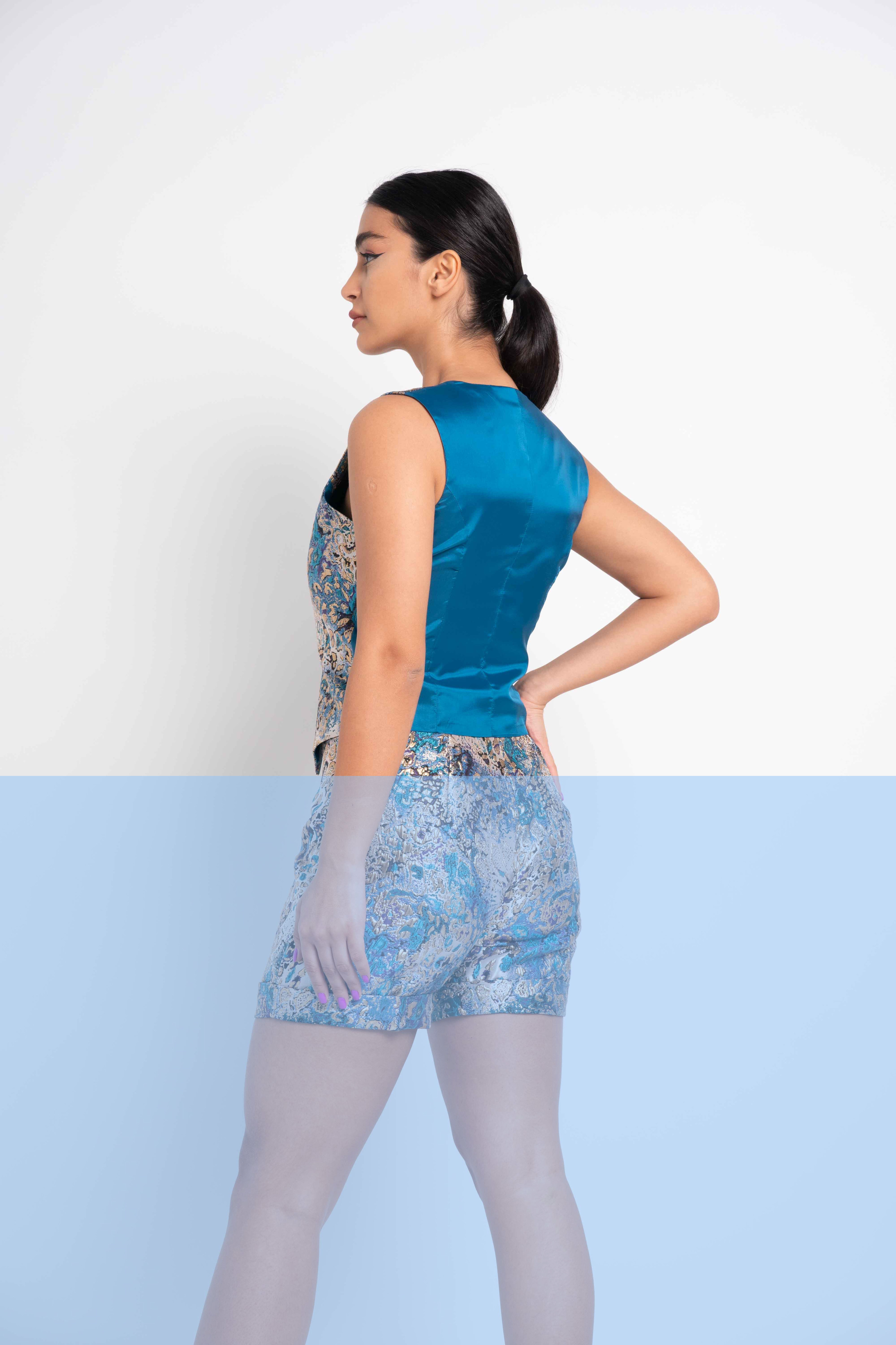 BROCADE V-NECK SLEEVELESS VEST