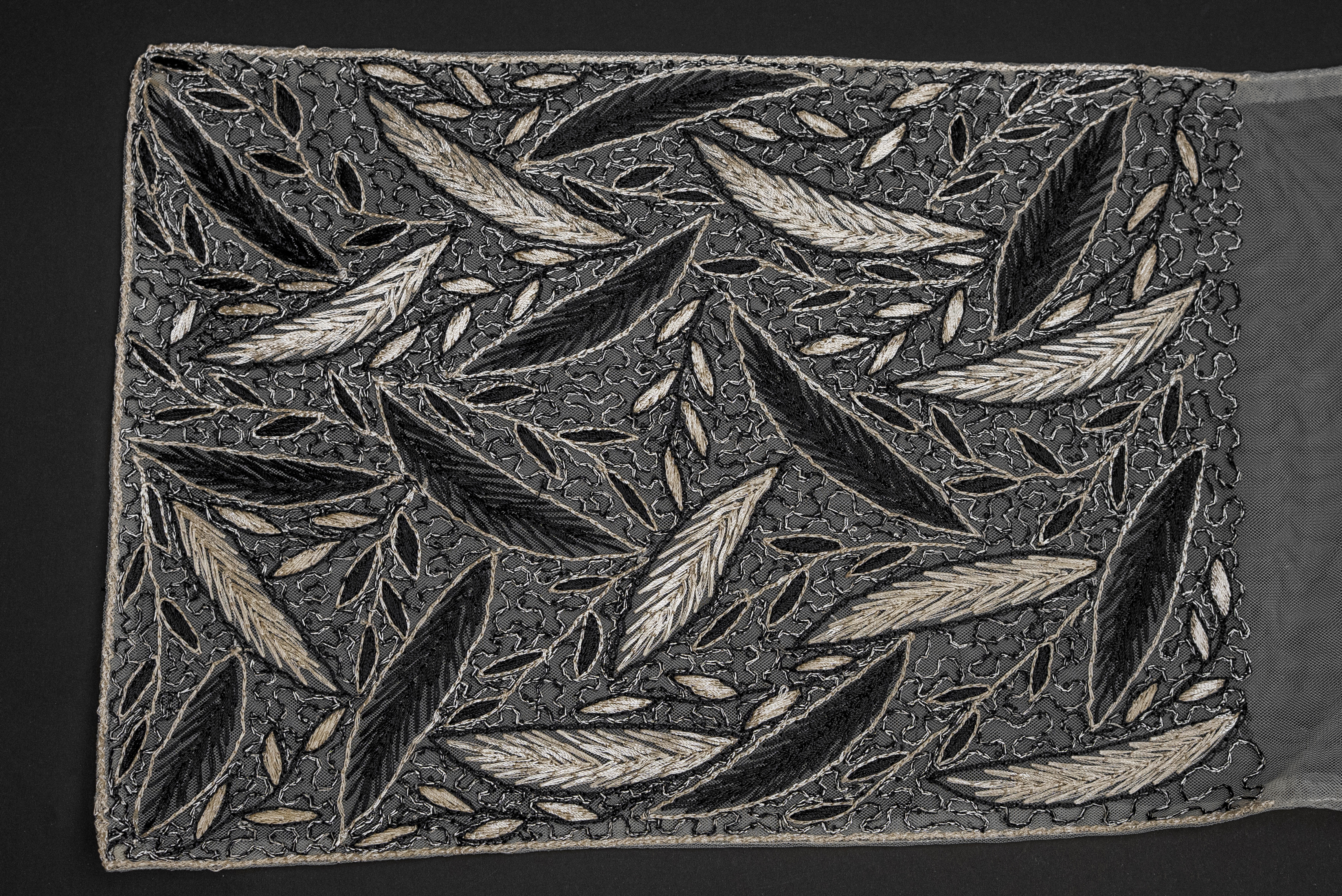 EMBROIDERED BOTANICAL LEAF LACE