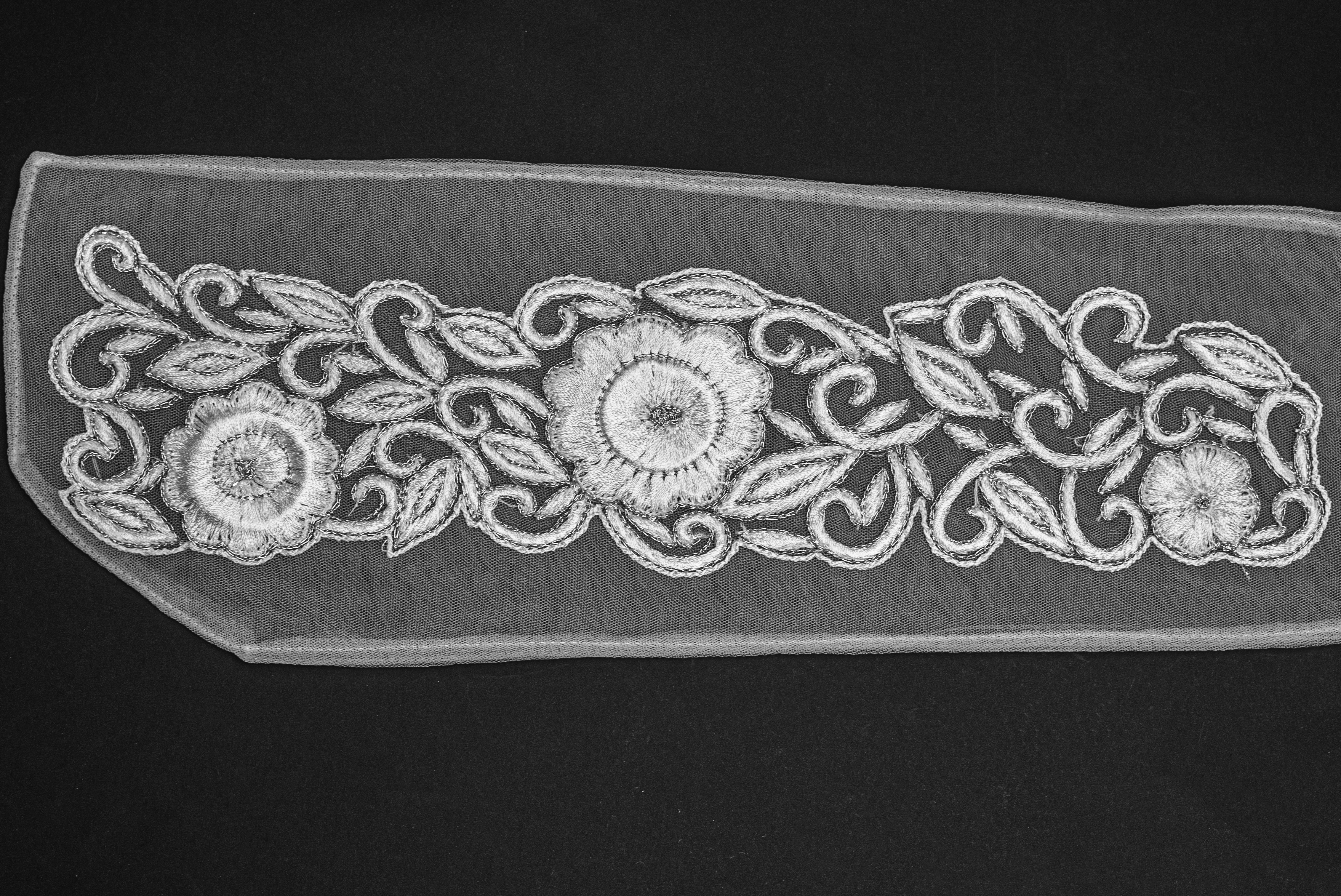 FLORAL VINE EMBROIDERY TRIM