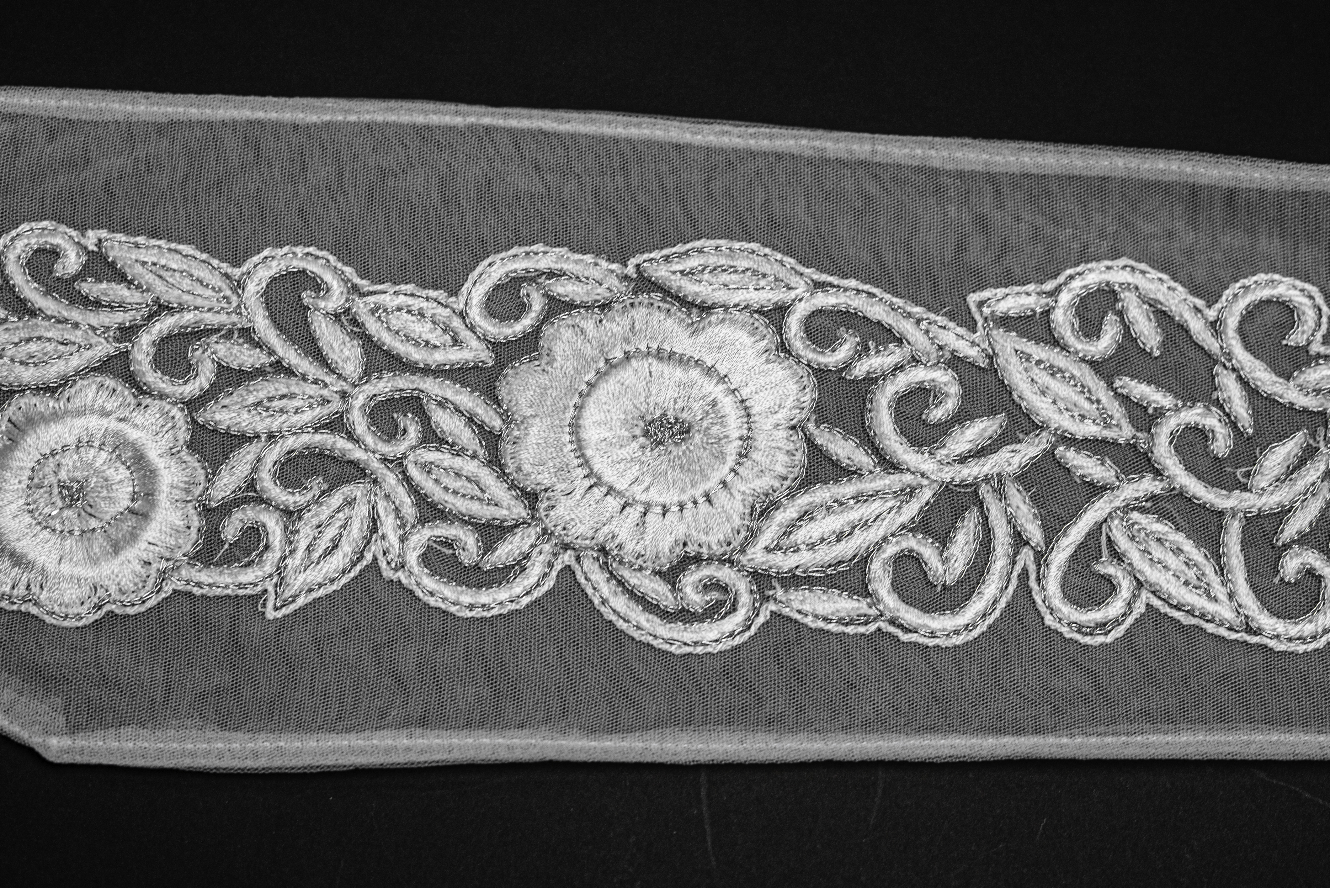 FLORAL VINE EMBROIDERY TRIM