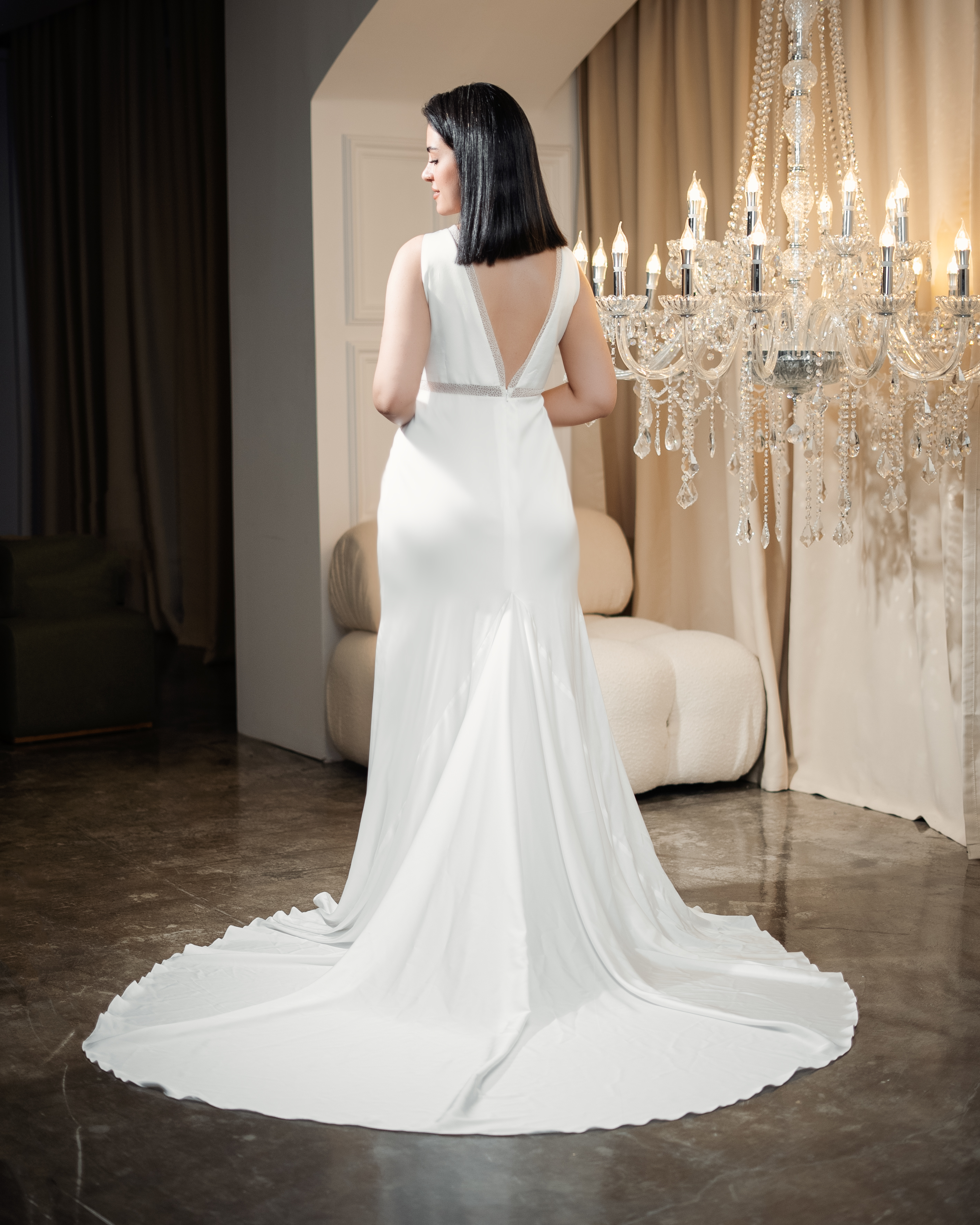 LACE-TRIM SHEATH GOWN