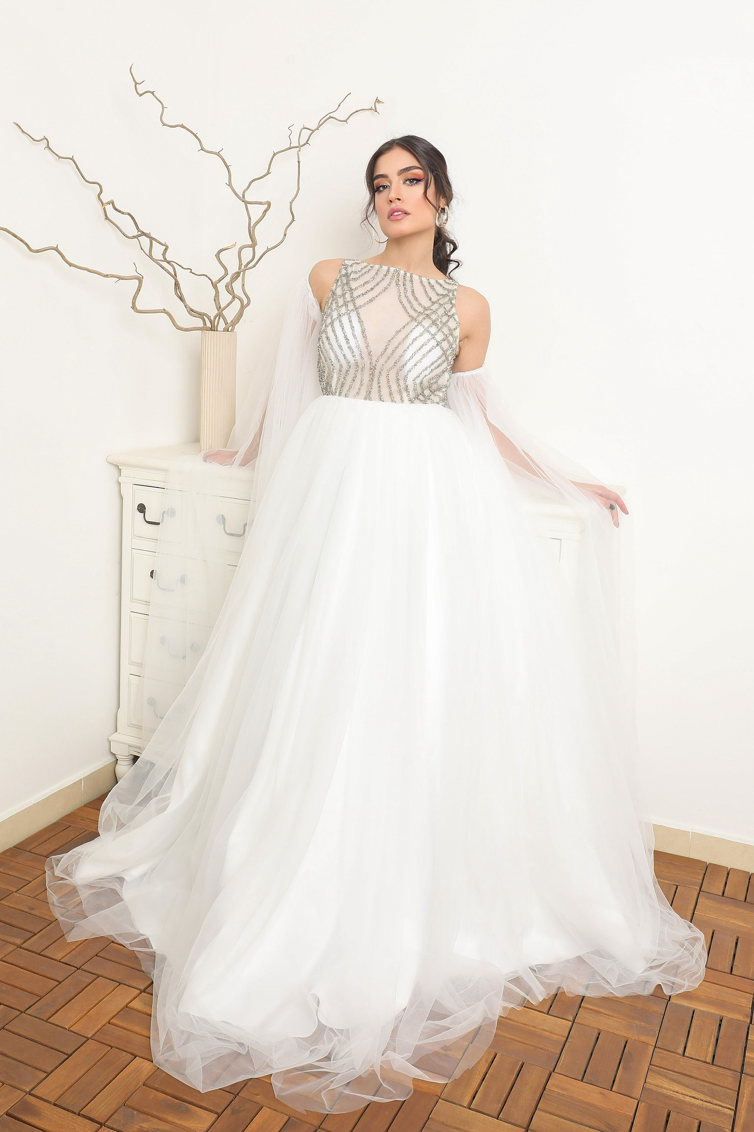 METALLIC BODICE TULLE GOWN