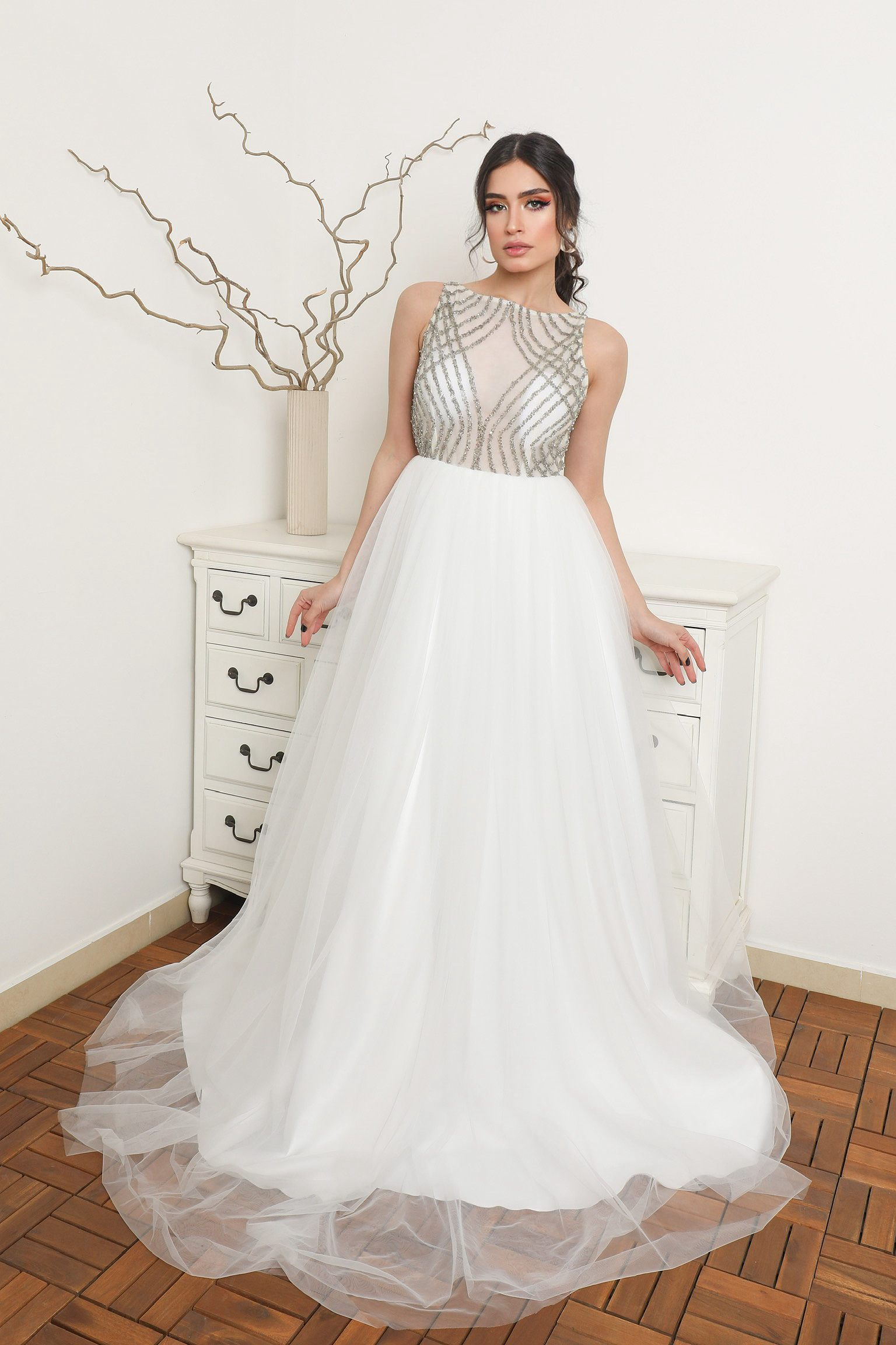 METALLIC BODICE TULLE GOWN