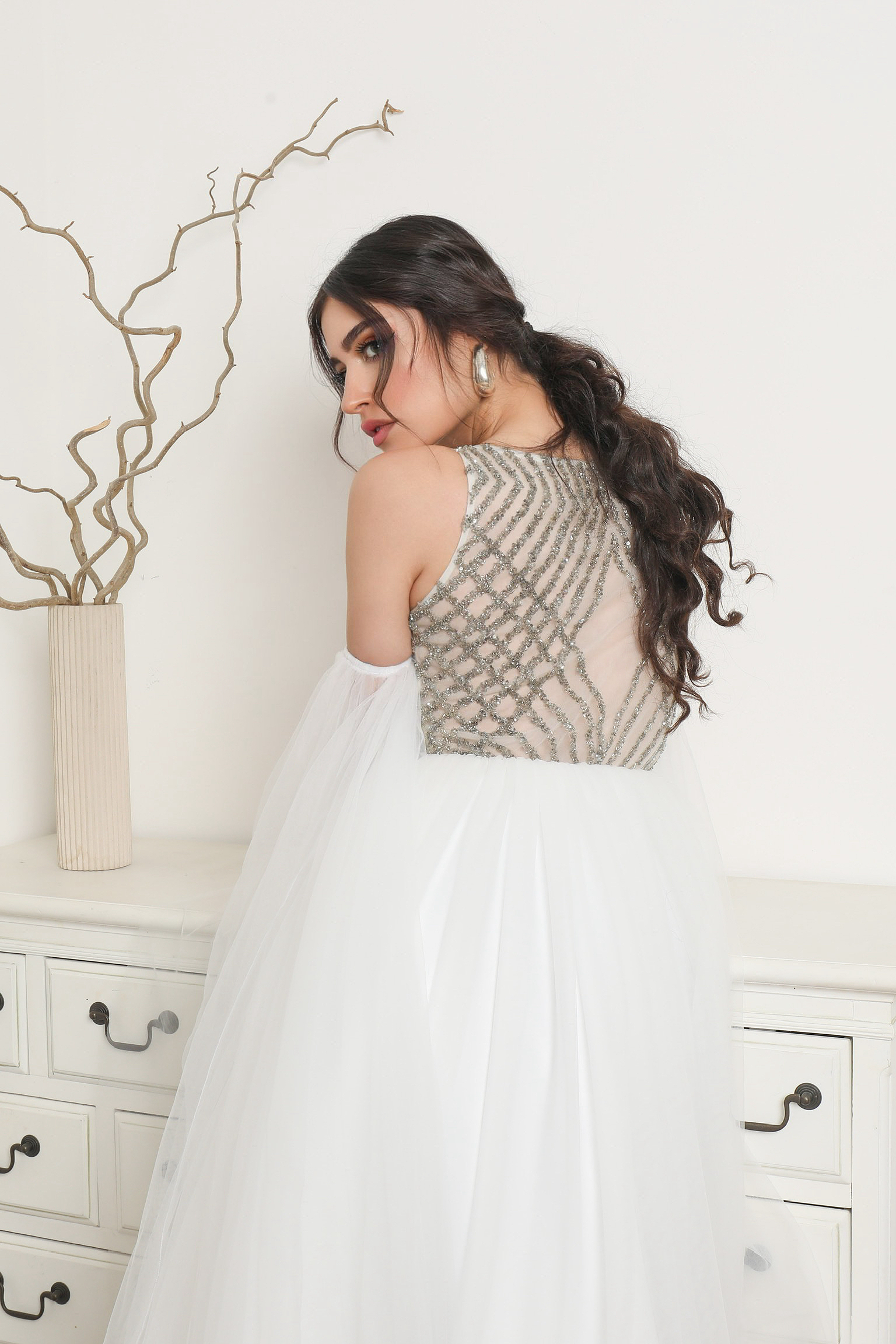 METALLIC BODICE TULLE GOWN