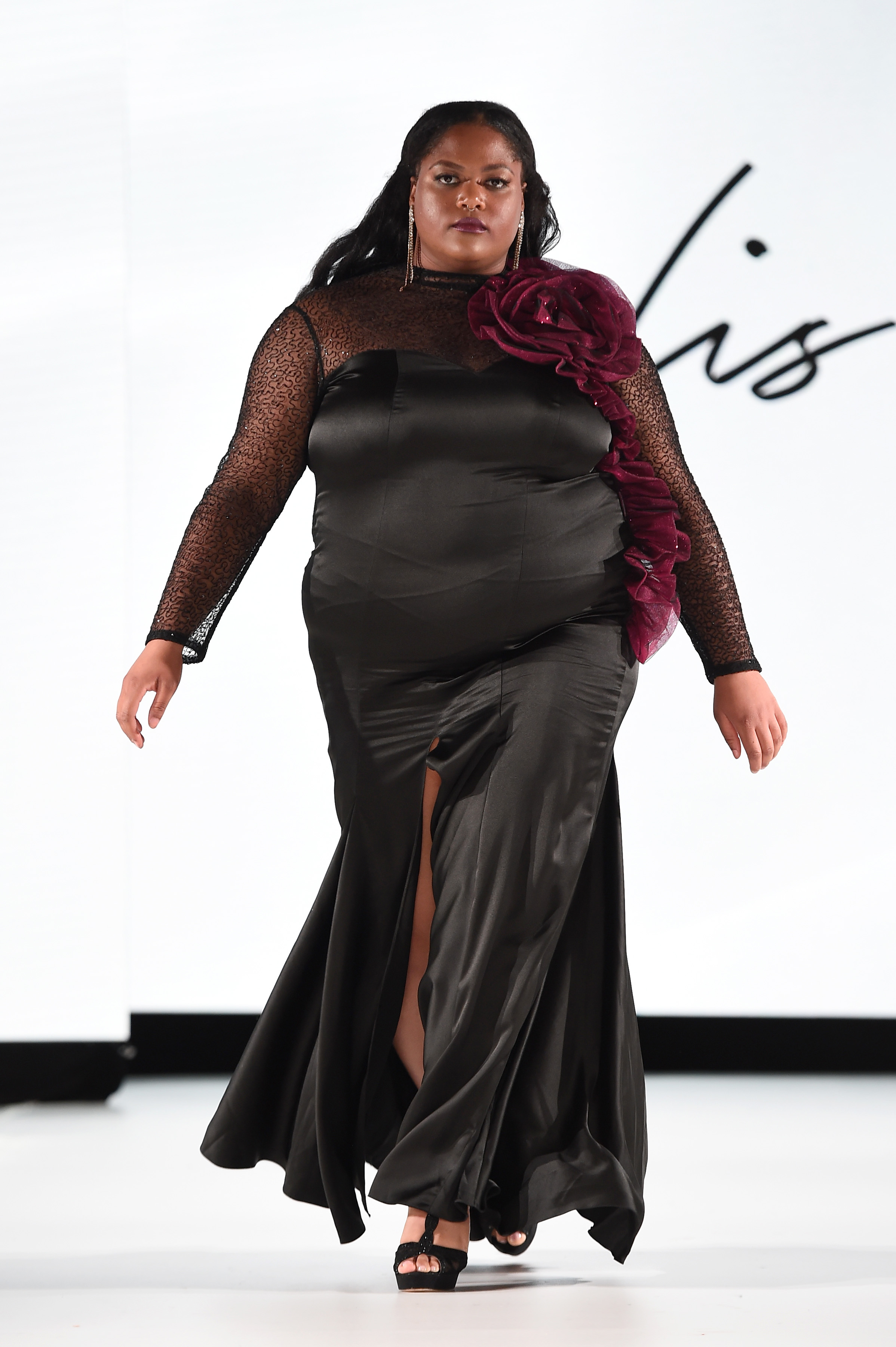 MIDNIGHT ROSE LACE GOWN