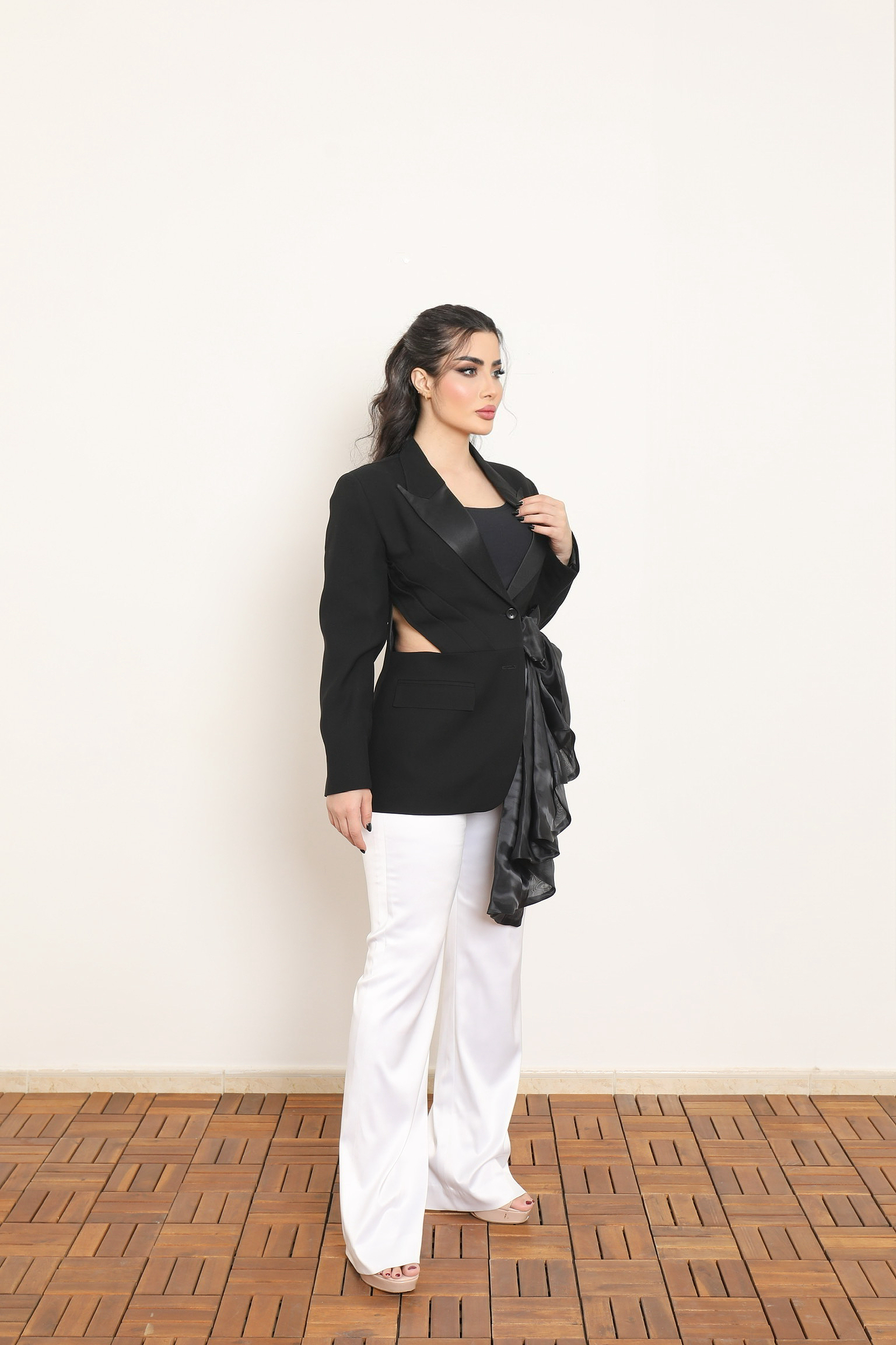 MONOCHROME EDGE SUIT