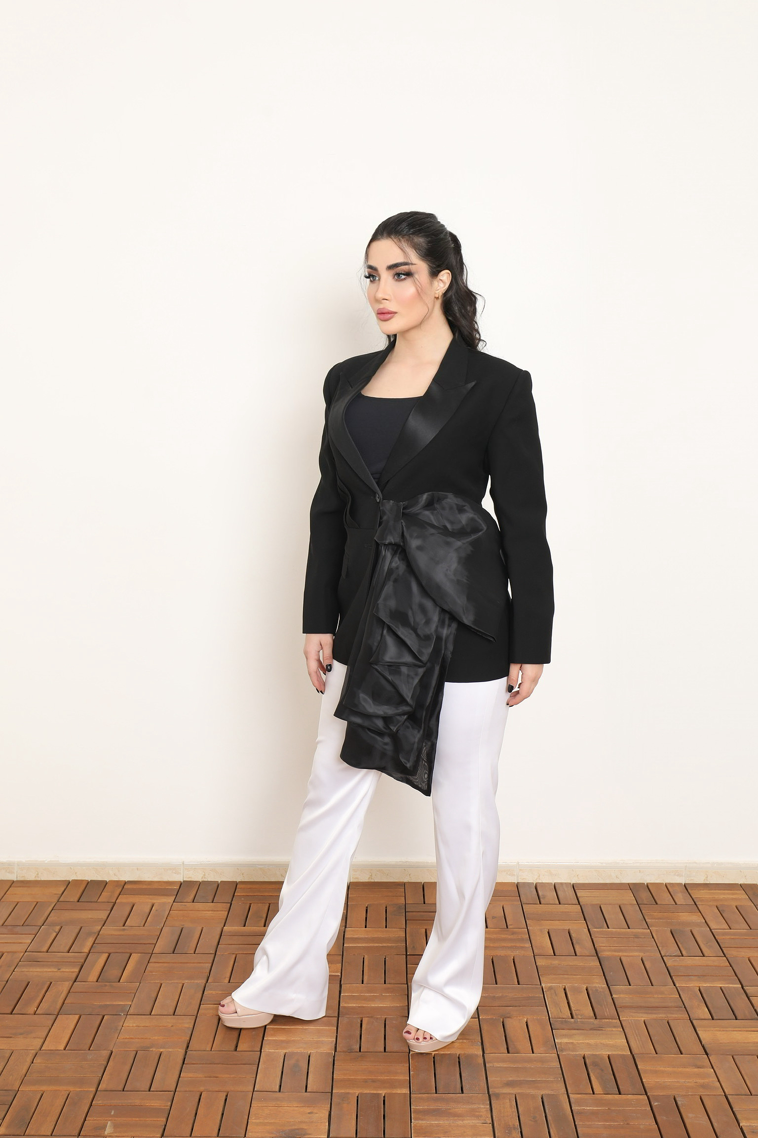 MONOCHROME EDGE SUIT