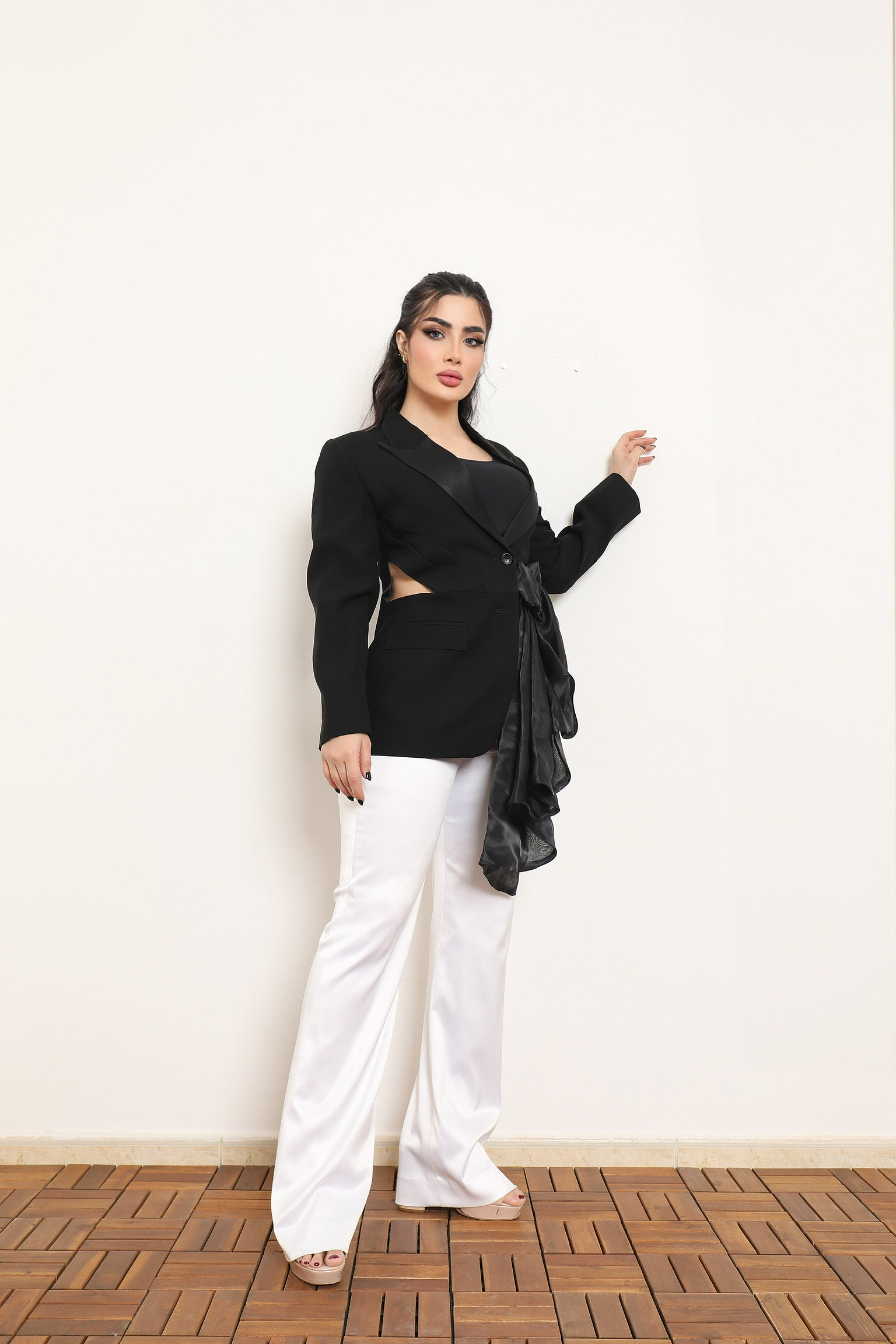 MONOCHROME EDGE SUIT