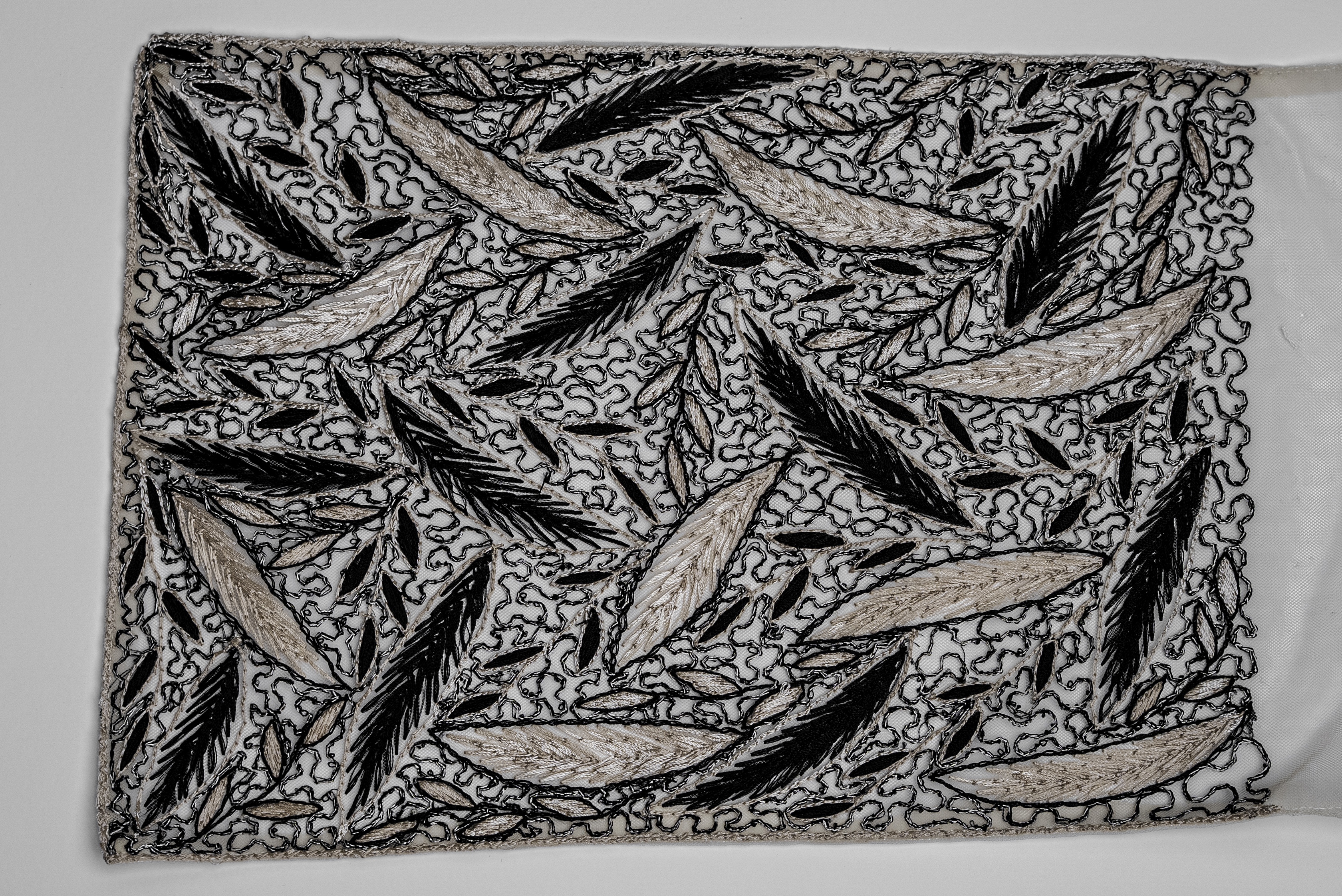 NOIR AURUM LEAF EMBROIDERY