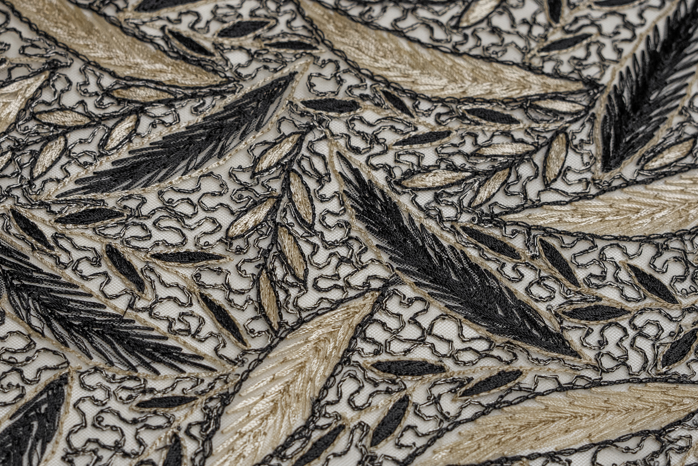 NOIR AURUM LEAF EMBROIDERY