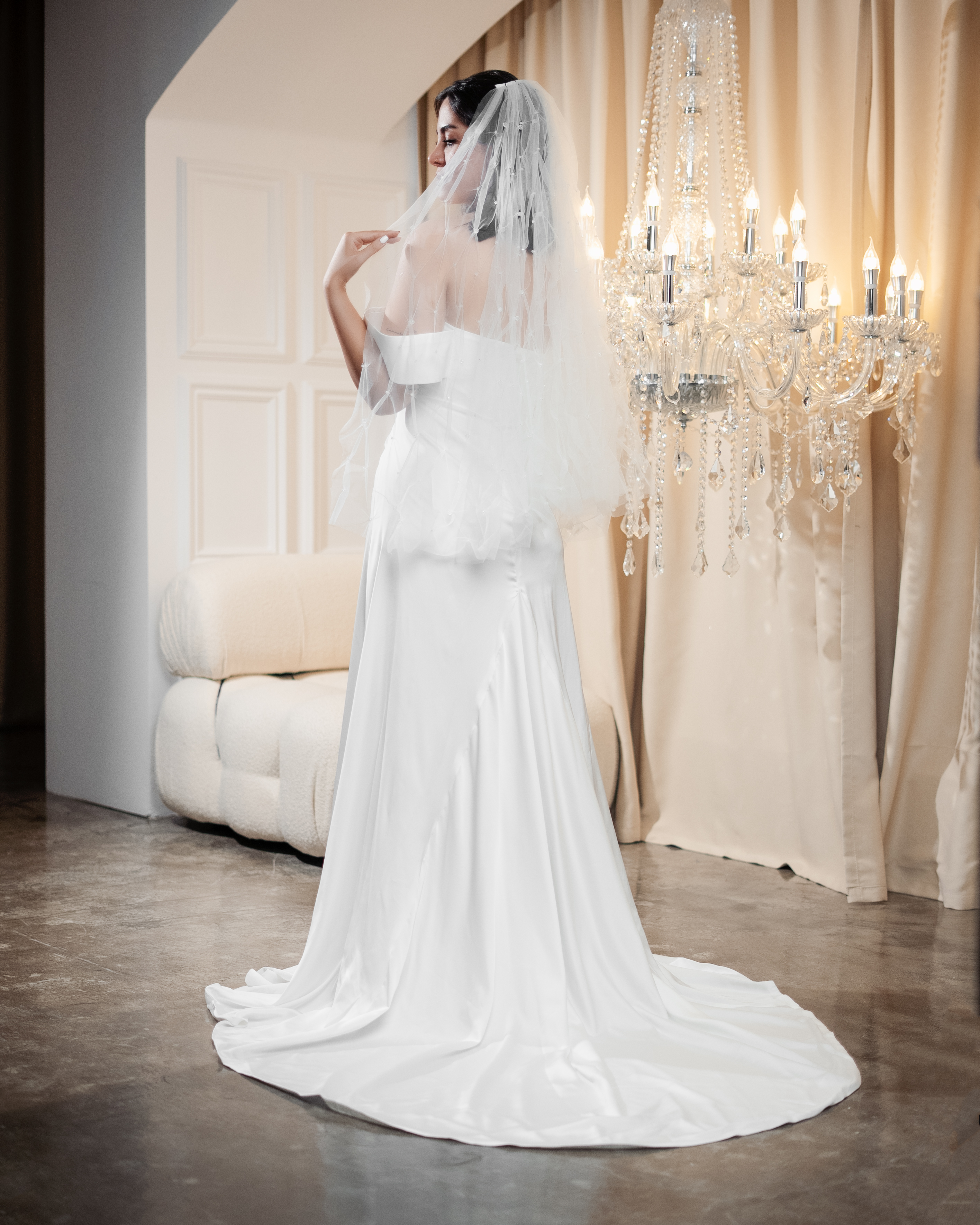 PEARL-EMBELLISHED RIBBON TRIM VEIL