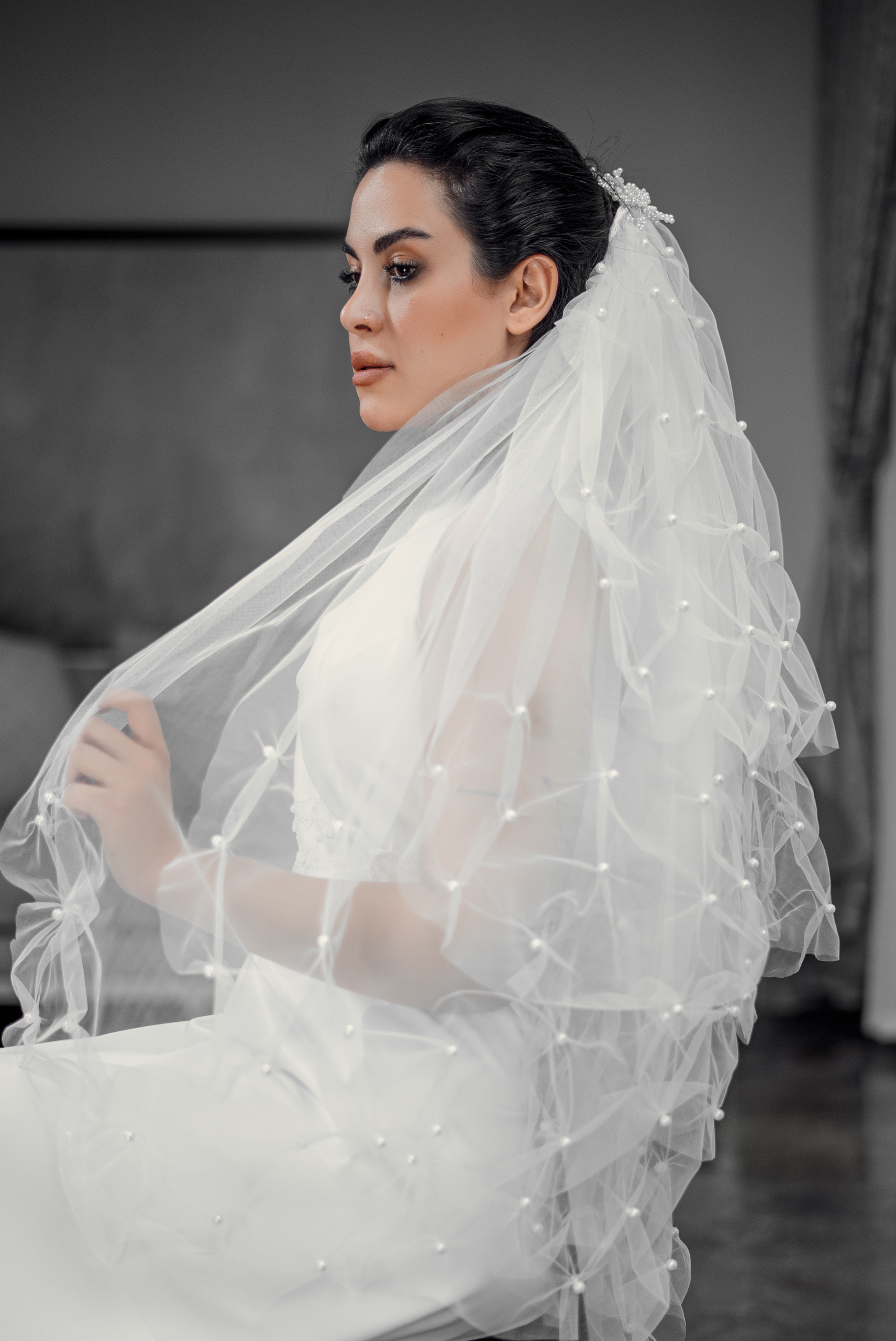 PEARL-EMBELLISHED TULLE VEIL