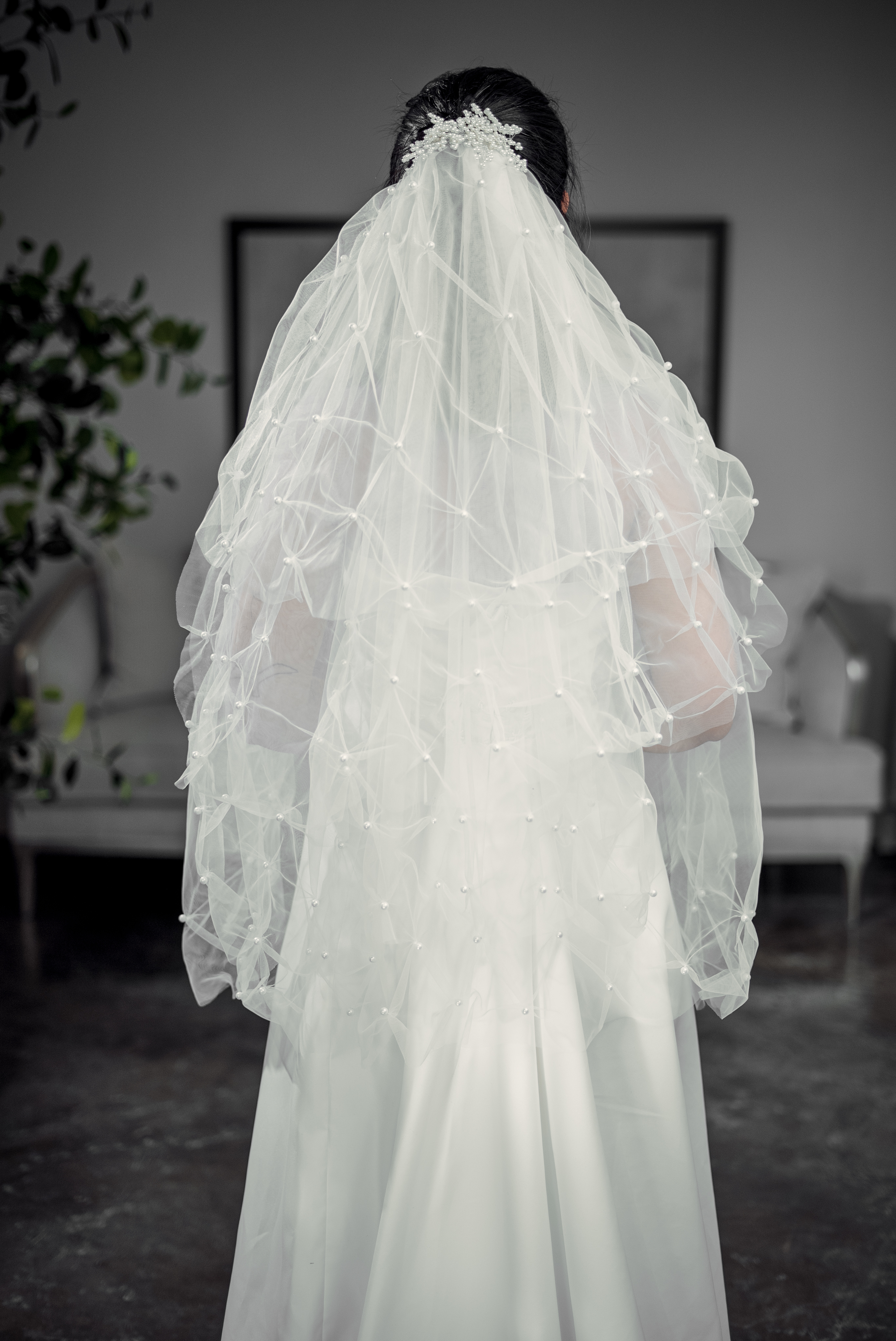 PEARL-EMBELLISHED TULLE VEIL