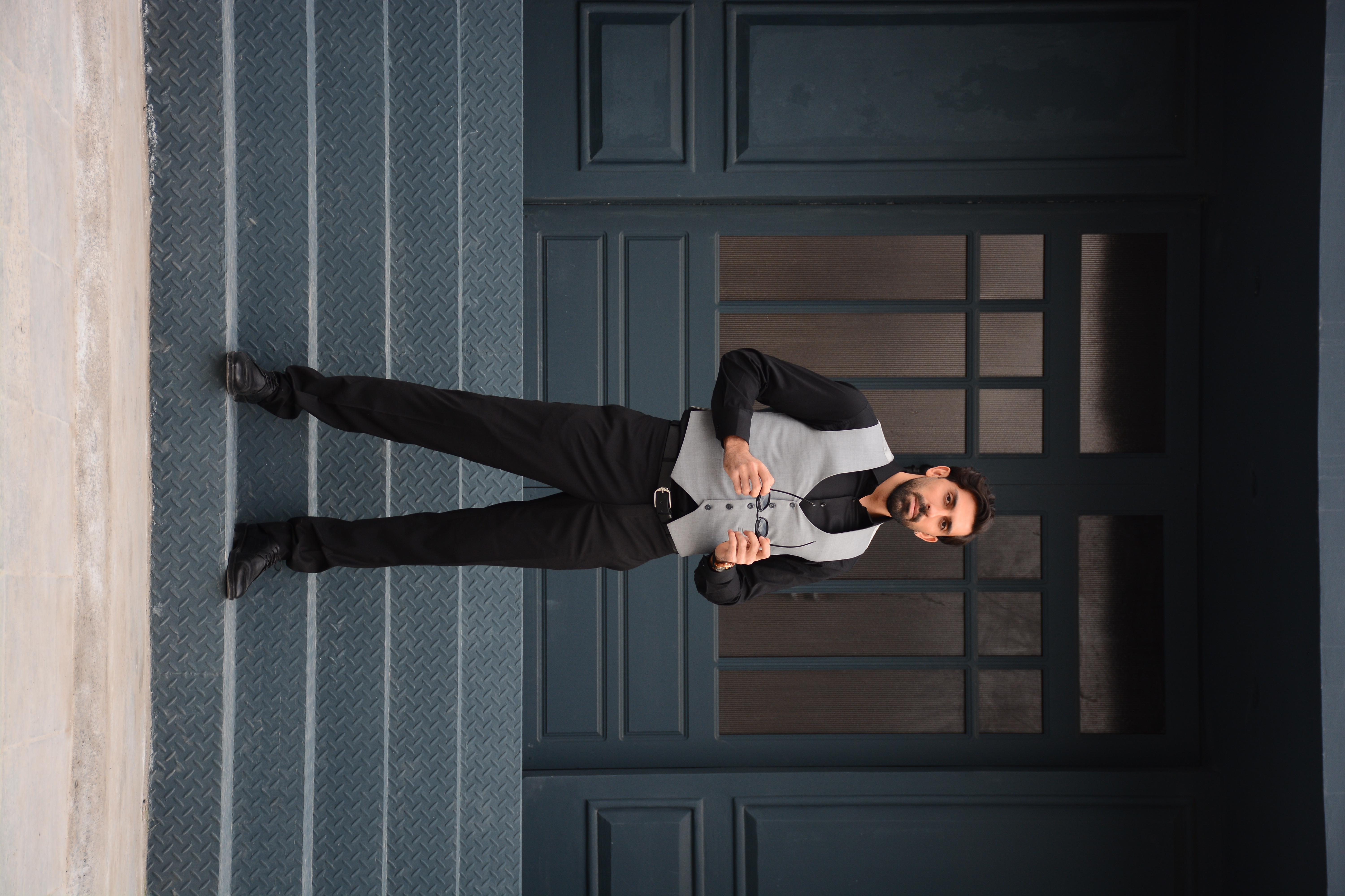 THREE-PIECE SUIT WITH CONTRAST WAISTCOAT