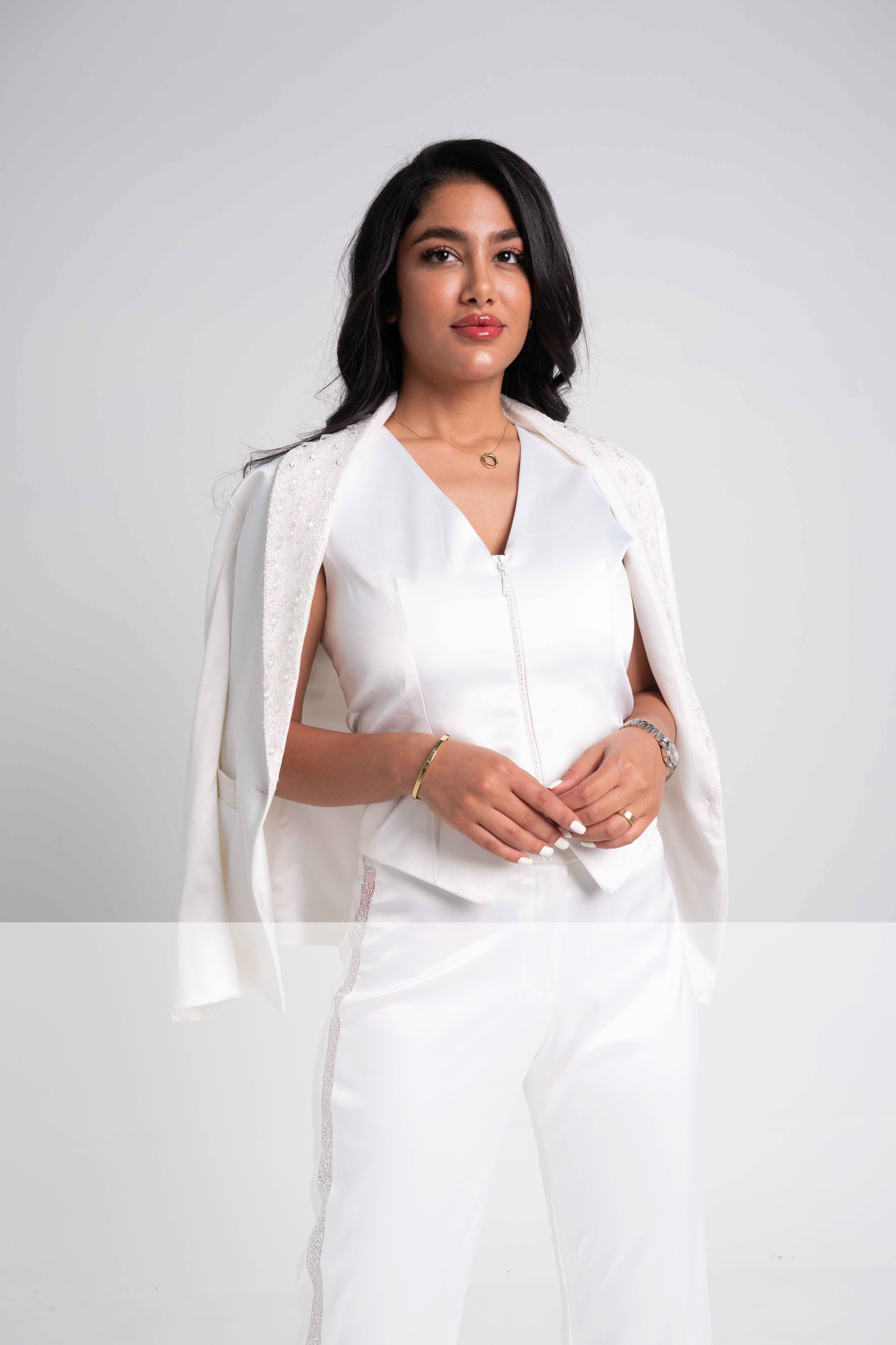 V-NECK ZIP-FRONT POINTED-HEM VEST